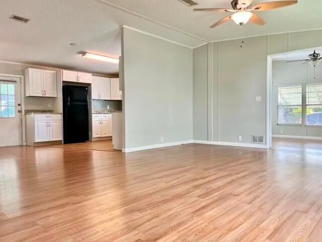 For Sale: $59,999 (3 beds, 2 baths, 1300 Square Feet)