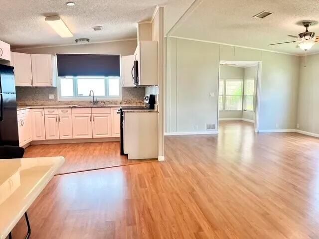 For Sale: $59,999 (3 beds, 2 baths, 1300 Square Feet)