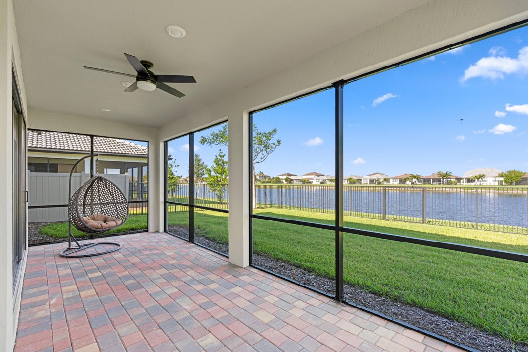 合同活跃: $4,000 (5 贝兹, 4 浴室, 2775 平方英尺)