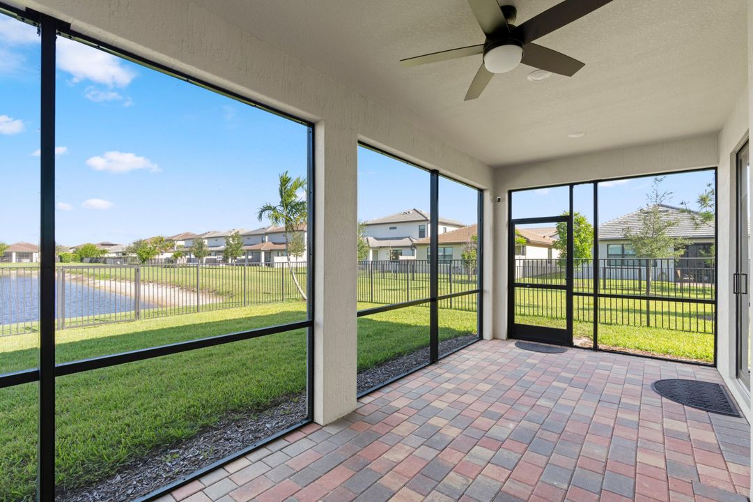 合同活跃: $4,000 (5 贝兹, 4 浴室, 2775 平方英尺)