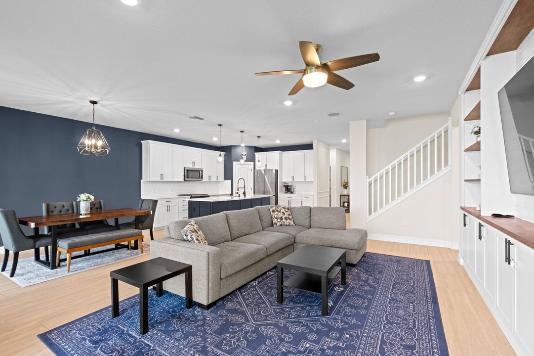 合同活跃: $4,000 (5 贝兹, 4 浴室, 2775 平方英尺)