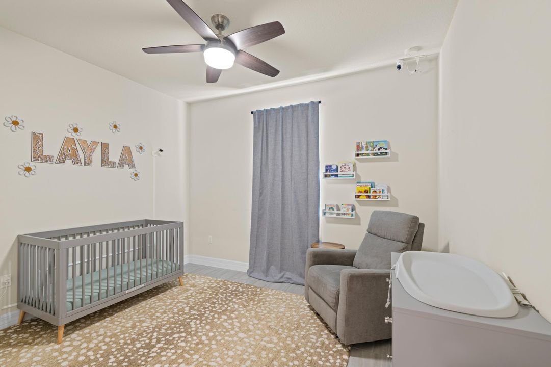 合同活跃: $4,000 (5 贝兹, 4 浴室, 2775 平方英尺)