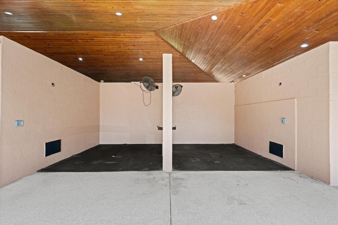 For Sale: $1,895,000 (2 beds, 2 baths, 1920 Square Feet)