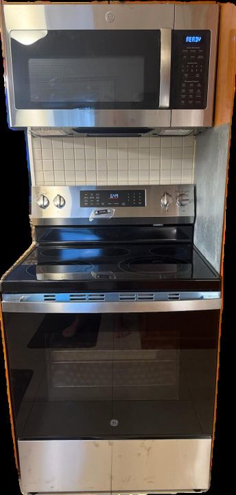 Activo con contrato: $219,999 (2 camas, 2 baños, 1050 Pies cuadrados)