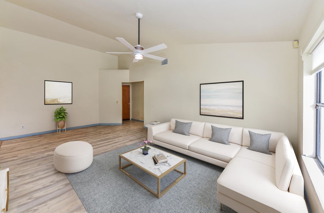 Под контрактом: $335,000 (3 спален, 2 ванн, 1202 Квадратных фут)