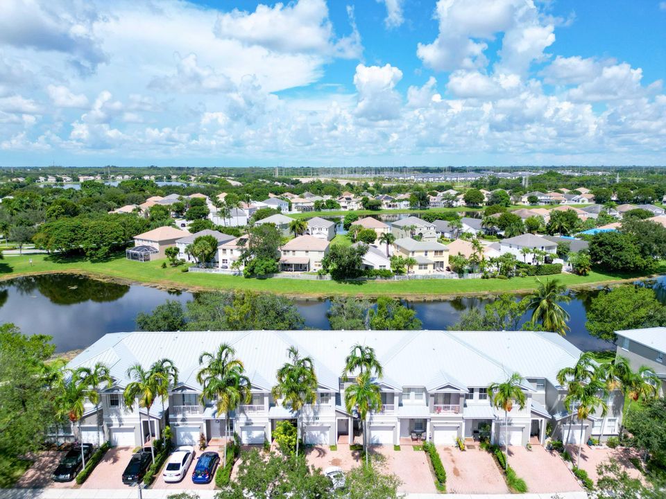 For Sale: $375,000 (4 beds, 3 baths, 1964 Square Feet)