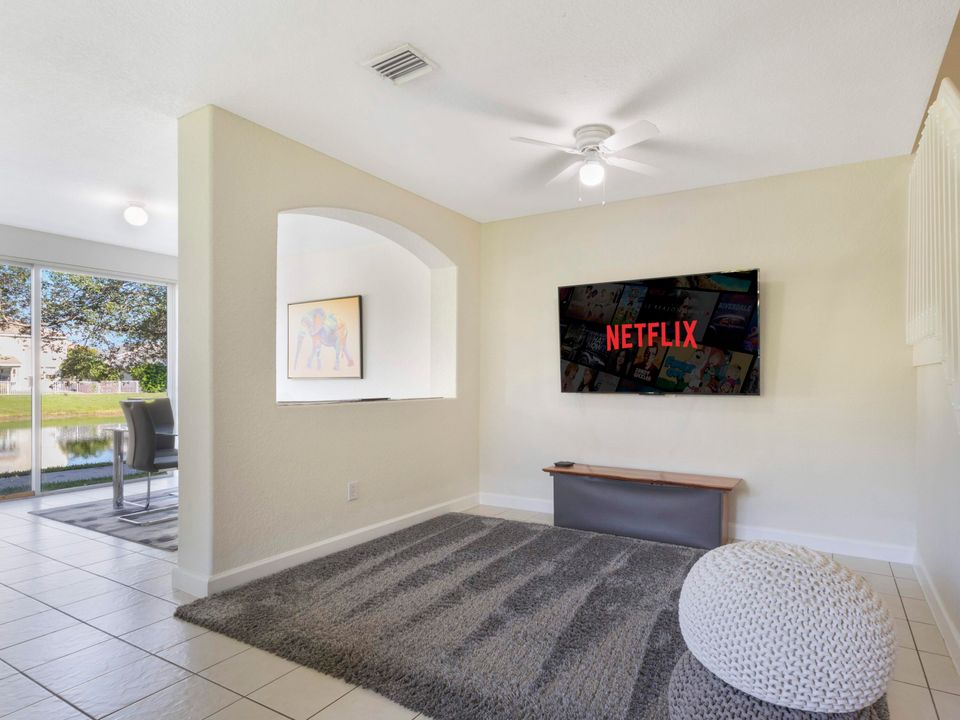 For Sale: $375,000 (4 beds, 3 baths, 1964 Square Feet)