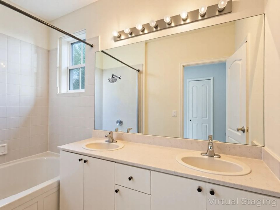 For Sale: $375,000 (4 beds, 3 baths, 1964 Square Feet)