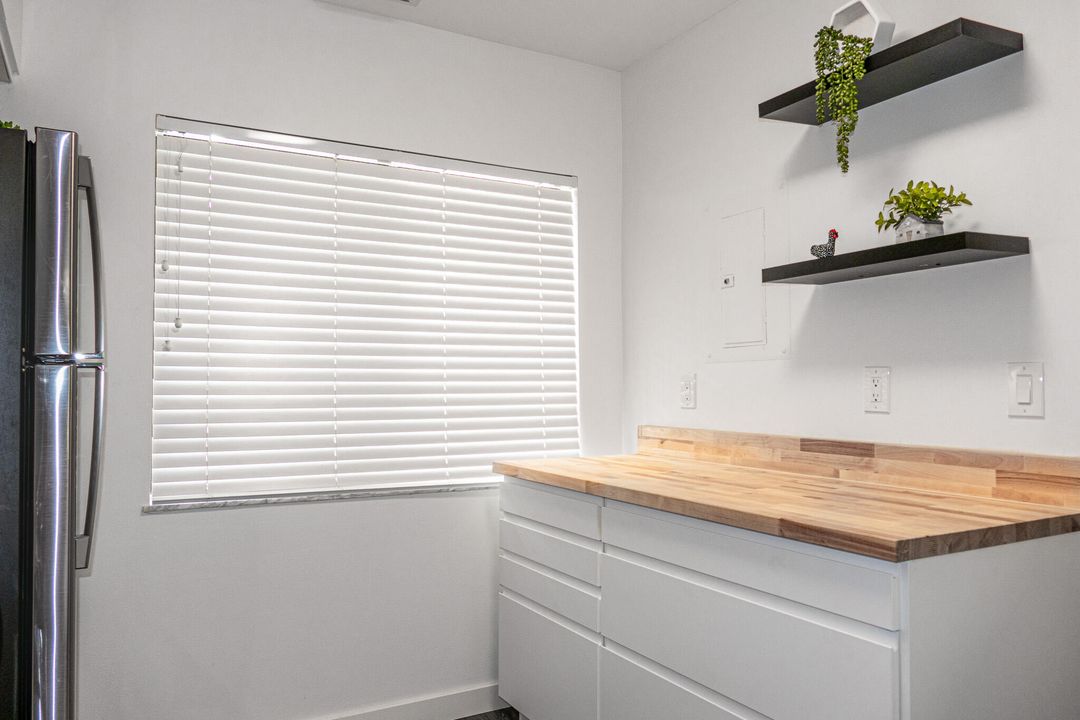 For Sale: $265,000 (2 beds, 2 baths, 1047 Square Feet)