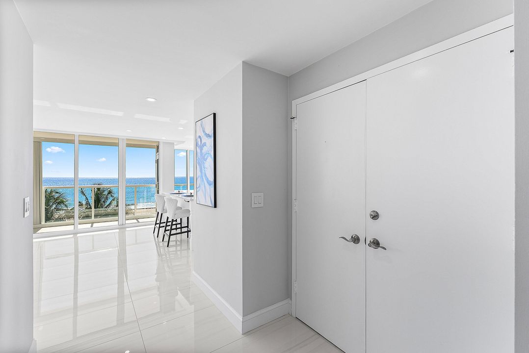 合同活跃: $1,469,000 (2 贝兹, 2 浴室, 1425 平方英尺)