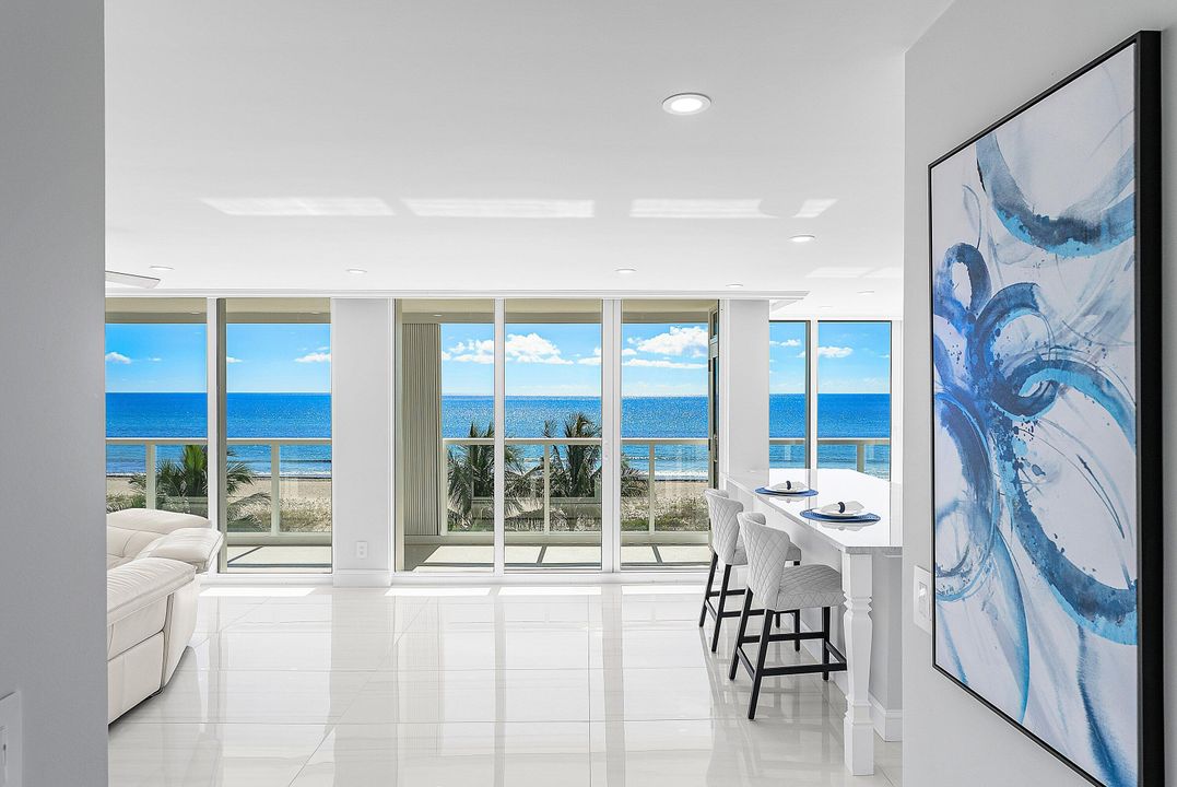 合同活跃: $1,469,000 (2 贝兹, 2 浴室, 1425 平方英尺)