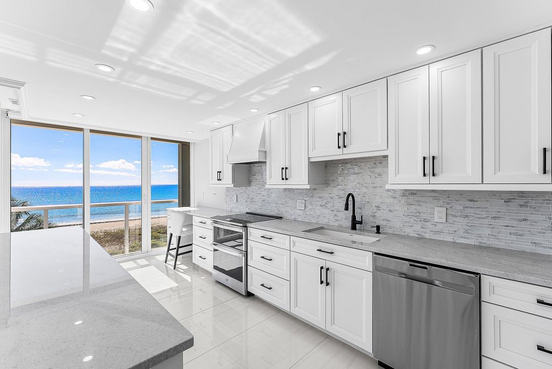 合同活跃: $1,469,000 (2 贝兹, 2 浴室, 1425 平方英尺)