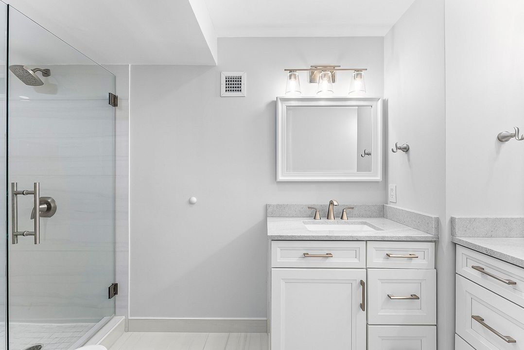 合同活跃: $1,469,000 (2 贝兹, 2 浴室, 1425 平方英尺)