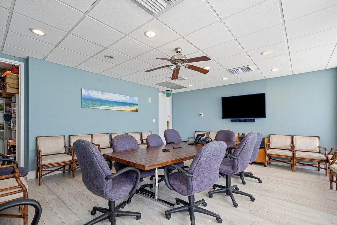 合同活跃: $1,469,000 (2 贝兹, 2 浴室, 1425 平方英尺)