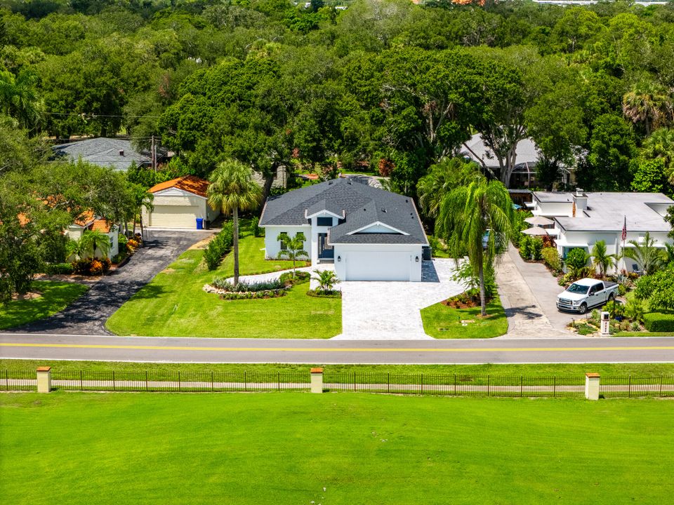 Recently Sold: $1,200,000 (3 beds, 2 baths, 1782 Square Feet)