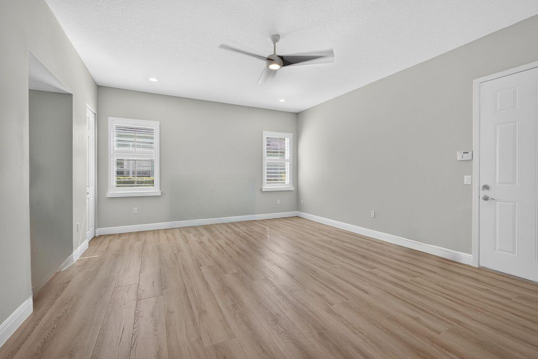 For Sale: $1,675,000 (5 beds, 5 baths, 5695 Square Feet)