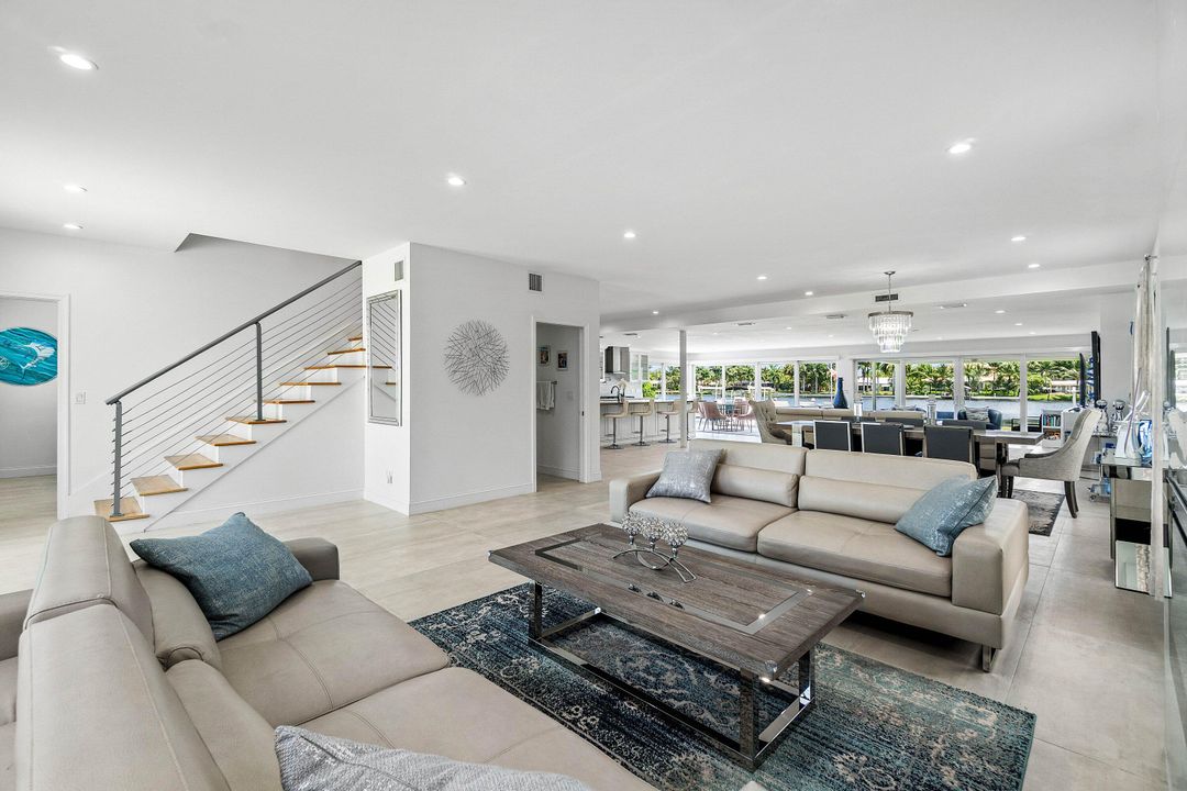 待售: $2,500,000 (5 贝兹, 5 浴室, 4482 平方英尺)