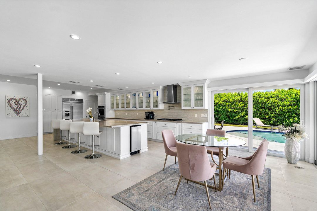 待售: $2,500,000 (5 贝兹, 5 浴室, 4482 平方英尺)