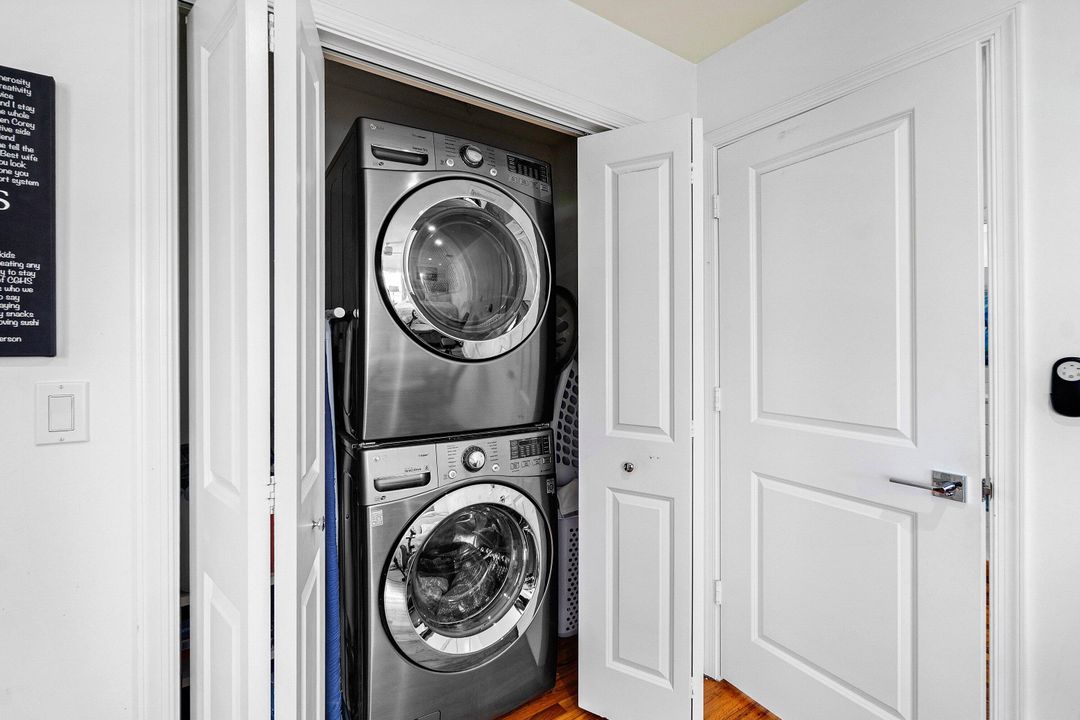 待售: $2,500,000 (5 贝兹, 5 浴室, 4482 平方英尺)