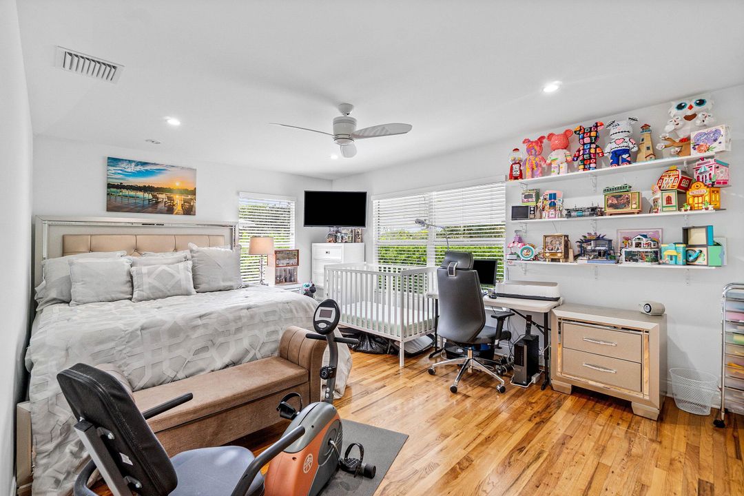 待售: $2,500,000 (5 贝兹, 5 浴室, 4482 平方英尺)