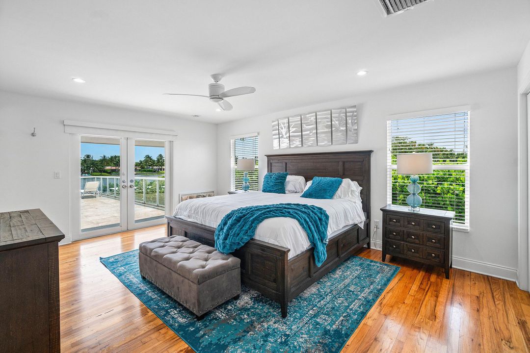 待售: $2,500,000 (5 贝兹, 5 浴室, 4482 平方英尺)