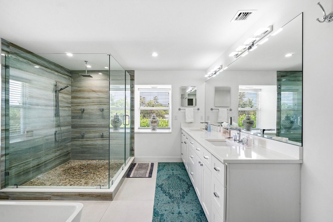 待售: $2,500,000 (5 贝兹, 5 浴室, 4482 平方英尺)