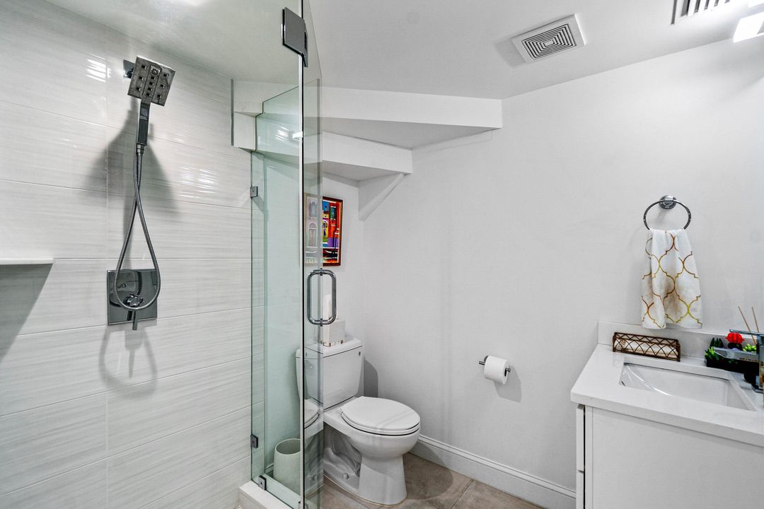 待售: $2,500,000 (5 贝兹, 5 浴室, 4482 平方英尺)