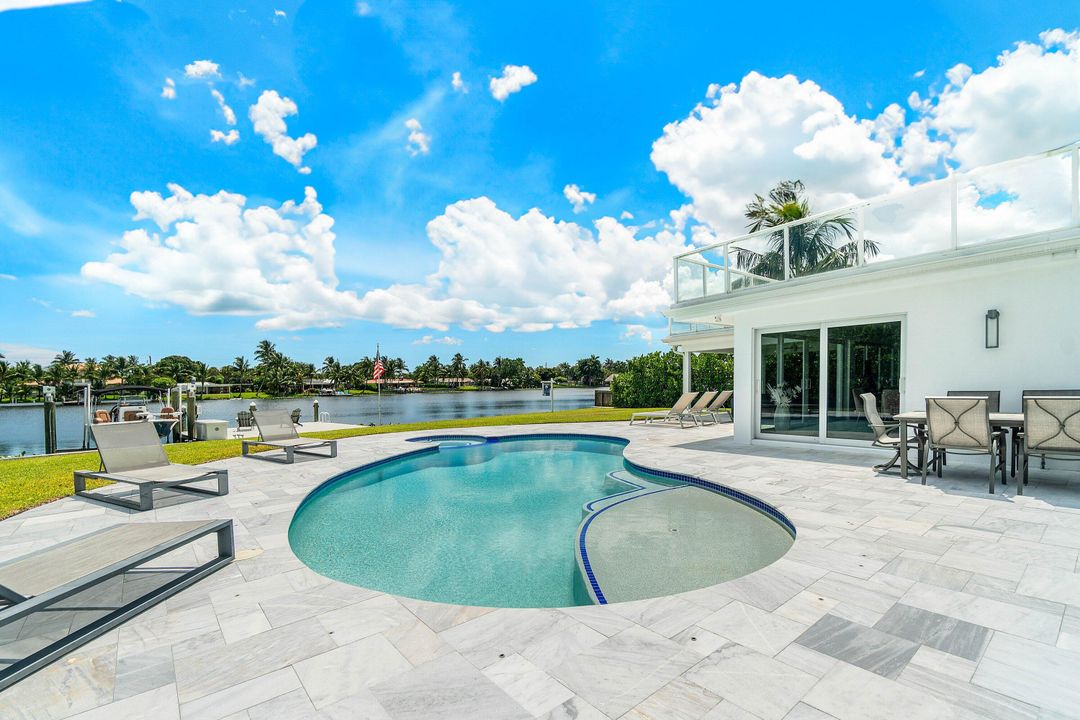 待售: $2,500,000 (5 贝兹, 5 浴室, 4482 平方英尺)