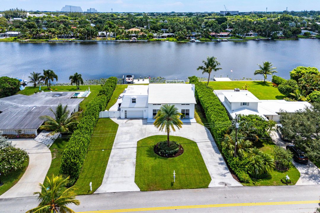 待售: $2,500,000 (5 贝兹, 5 浴室, 4482 平方英尺)