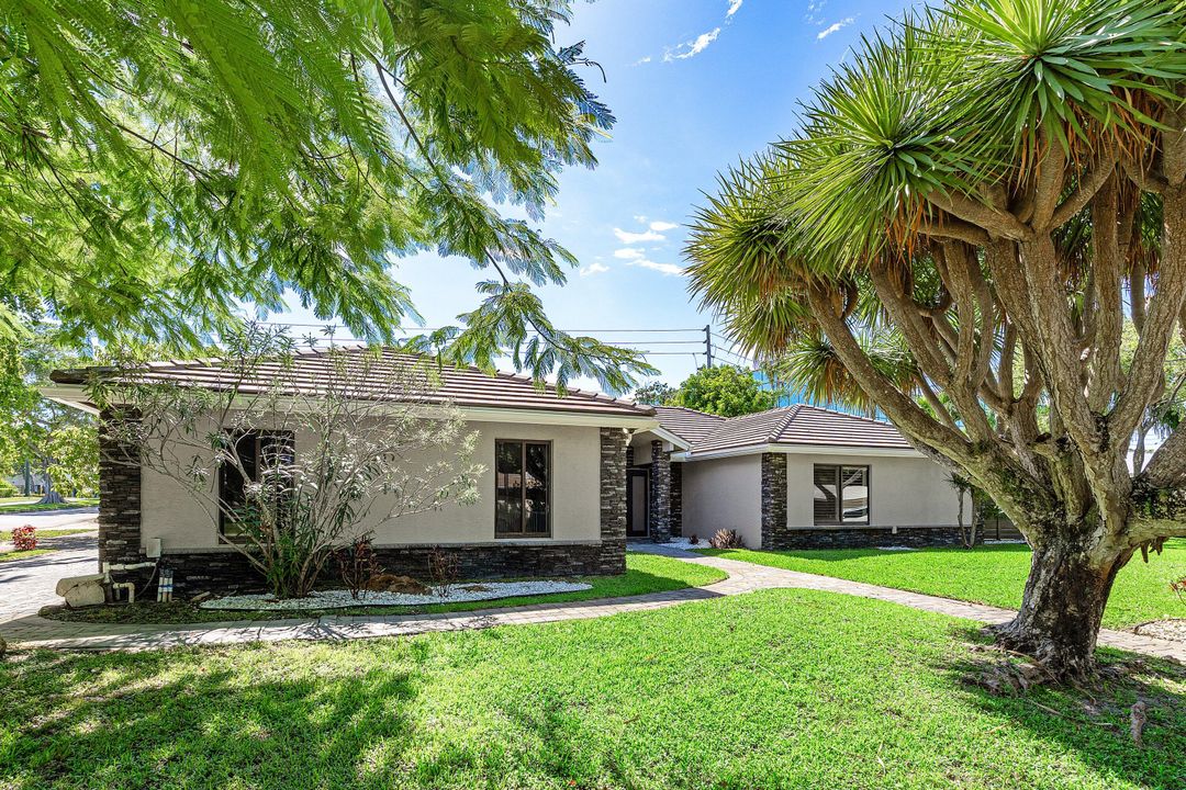 For Sale: $1,489,000 (4 beds, 3 baths, 2484 Square Feet)