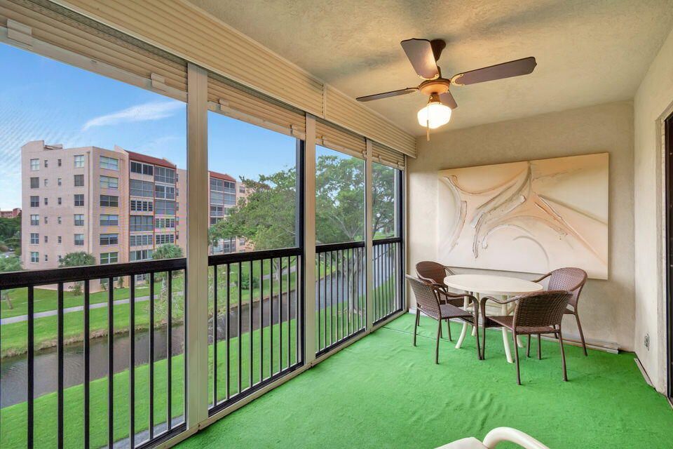 Active With Contract: $165,000 (2 beds, 2 baths, 1230 Square Feet)