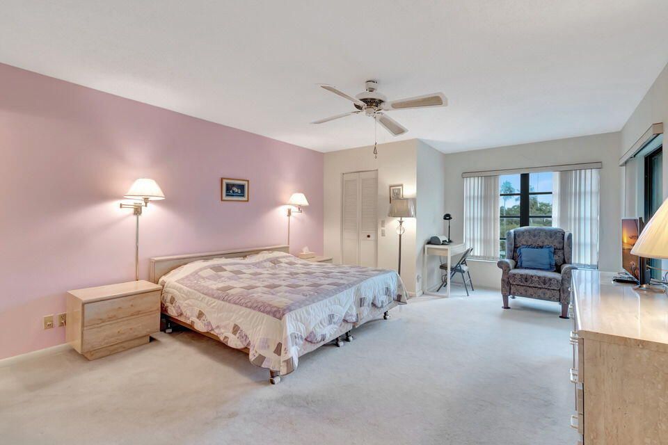 Active With Contract: $165,000 (2 beds, 2 baths, 1230 Square Feet)