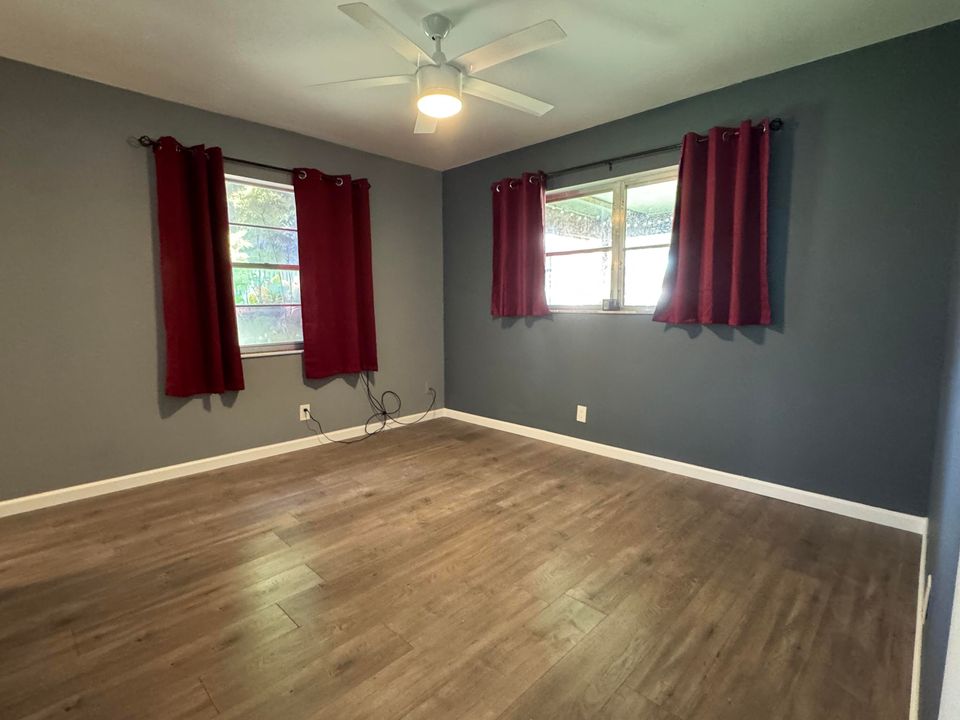 待售: $299,000 (2 贝兹, 2 浴室, 1107 平方英尺)