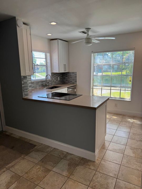 待售: $299,000 (2 贝兹, 2 浴室, 1107 平方英尺)