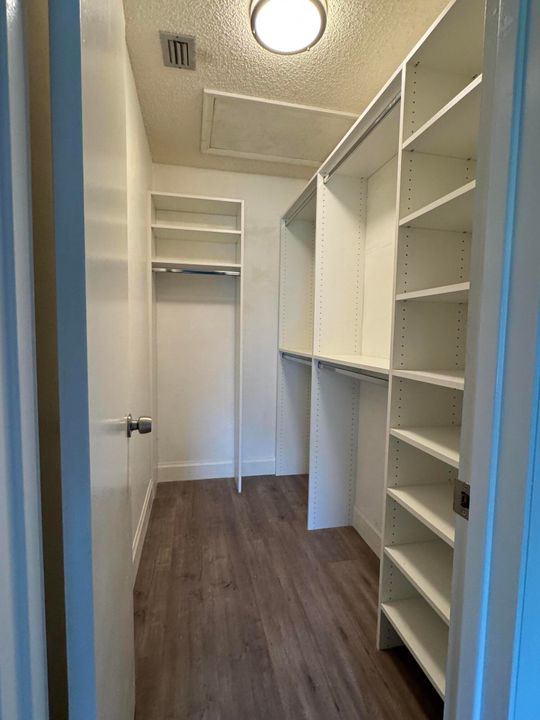 待售: $299,000 (2 贝兹, 2 浴室, 1107 平方英尺)