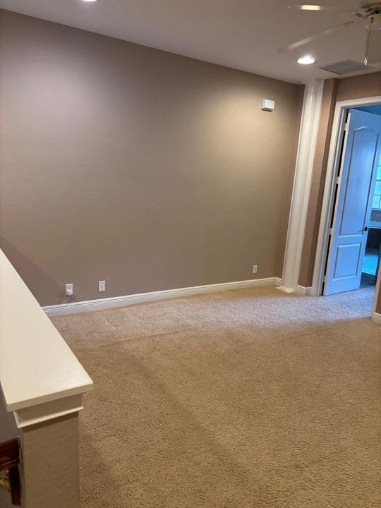 Activo con contrato: $4,900 (3 camas, 2 baños, 2204 Pies cuadrados)