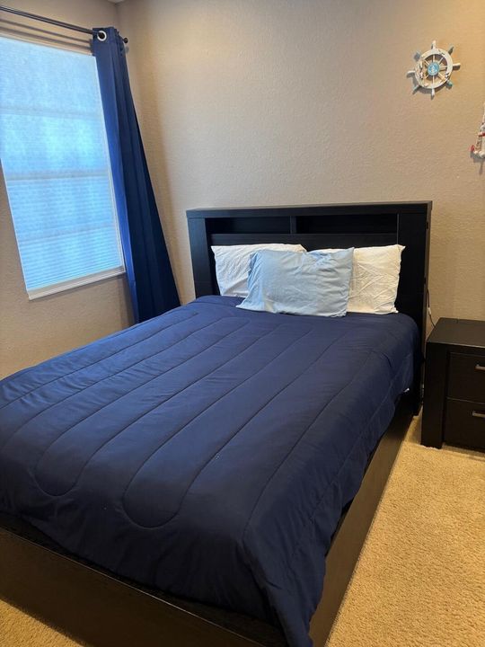 Activo con contrato: $4,900 (3 camas, 2 baños, 2204 Pies cuadrados)