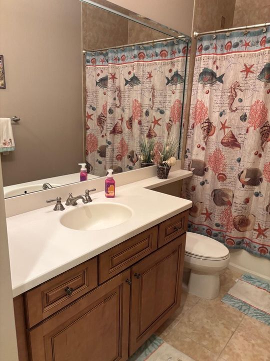 Activo con contrato: $4,900 (3 camas, 2 baños, 2204 Pies cuadrados)