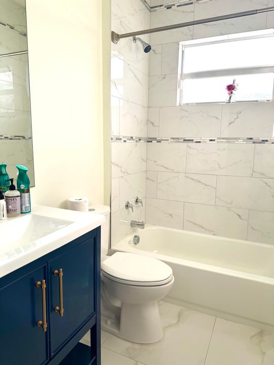 Activo con contrato: $525,000 (4 camas, 3 baños, 1932 Pies cuadrados)