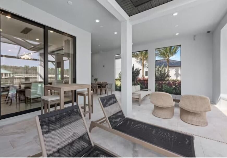 Active With Contract: $2,466,807 (3 beds, 4 baths, 2418 Square Feet)