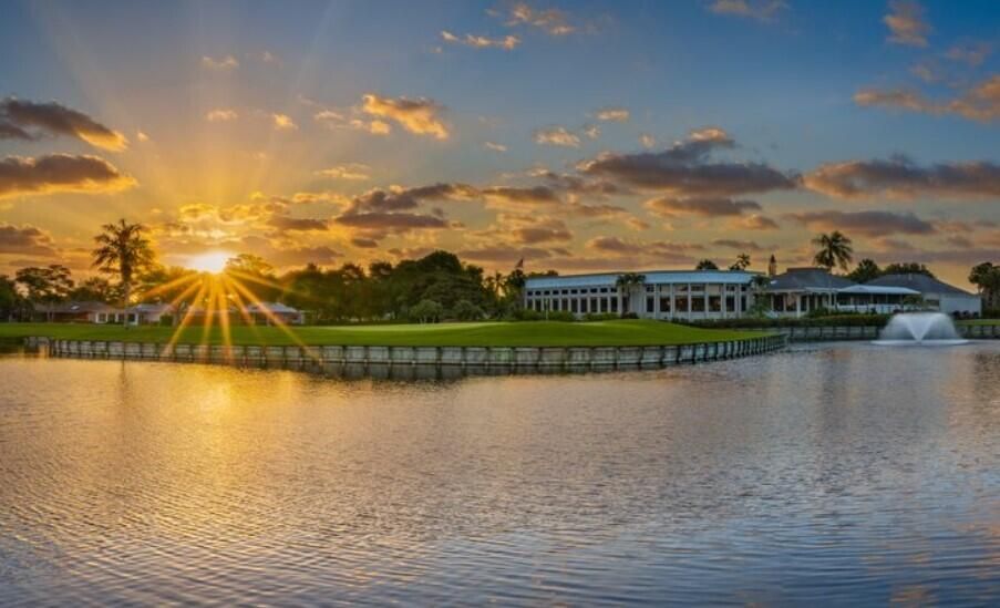 Active With Contract: $2,466,807 (3 beds, 4 baths, 2418 Square Feet)