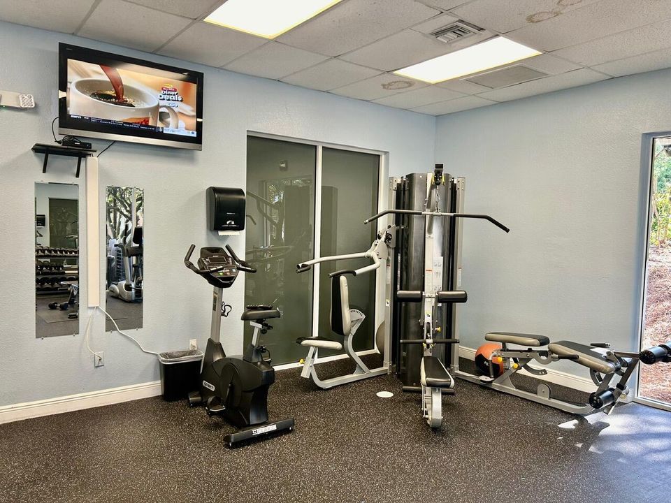 Под контрактом: $2,200 (1 спален, 1 ванн, 719 Квадратных фут)