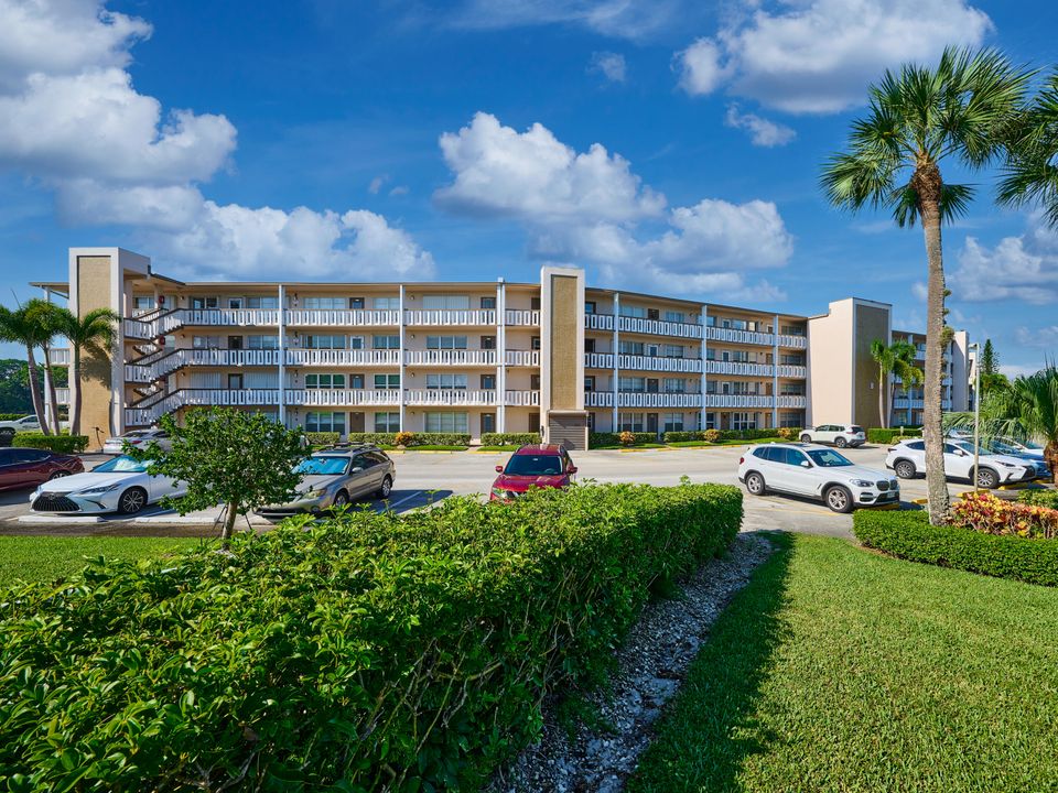 合同活跃: $127,500 (2 贝兹, 2 浴室, 1110 平方英尺)