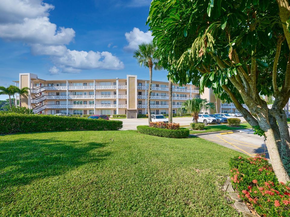 合同活跃: $127,500 (2 贝兹, 2 浴室, 1110 平方英尺)