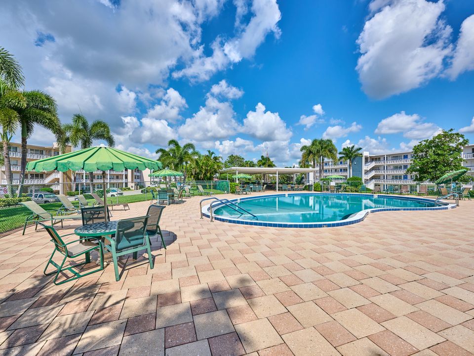 合同活跃: $127,500 (2 贝兹, 2 浴室, 1110 平方英尺)