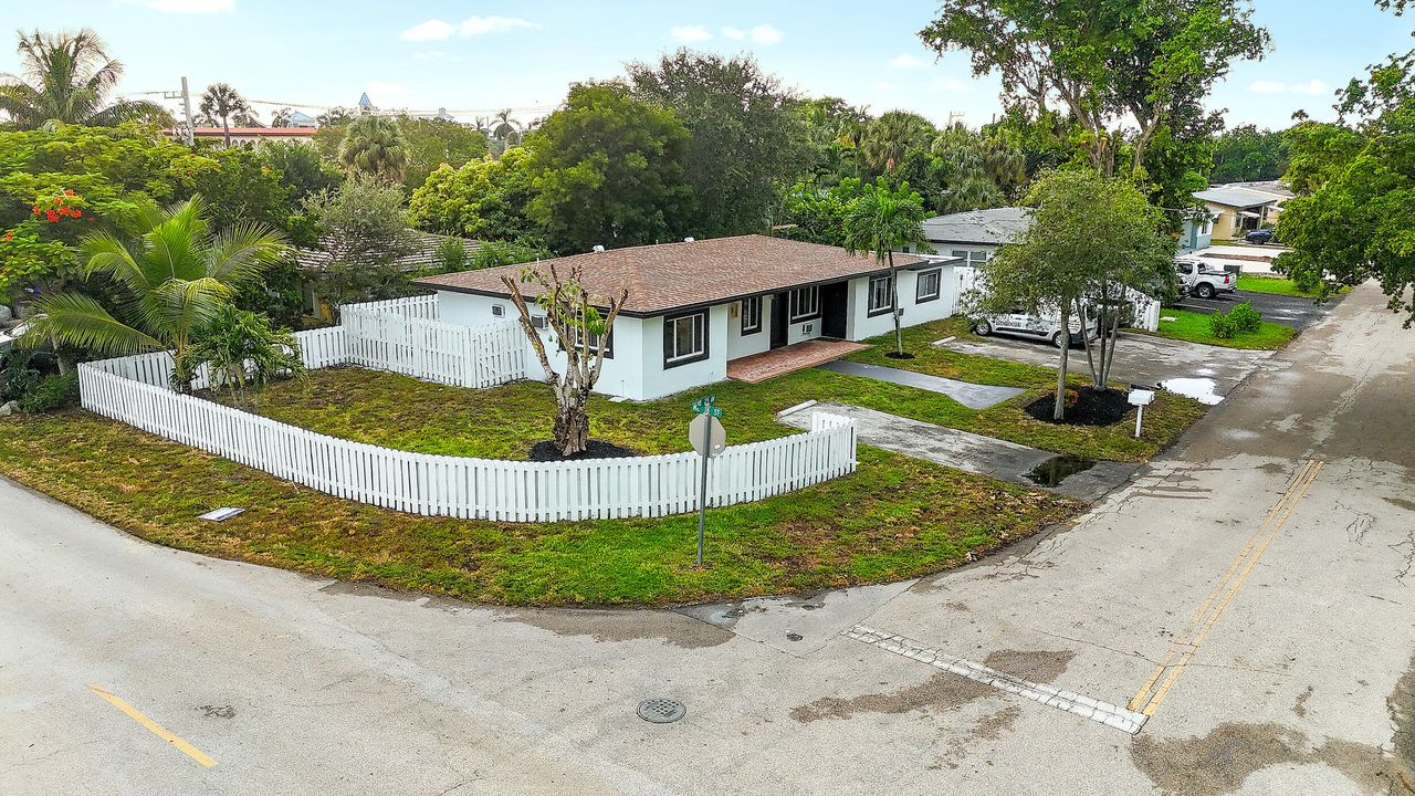 合同活跃: $788,000 (0 贝兹, 0 浴室, 1916 平方英尺)