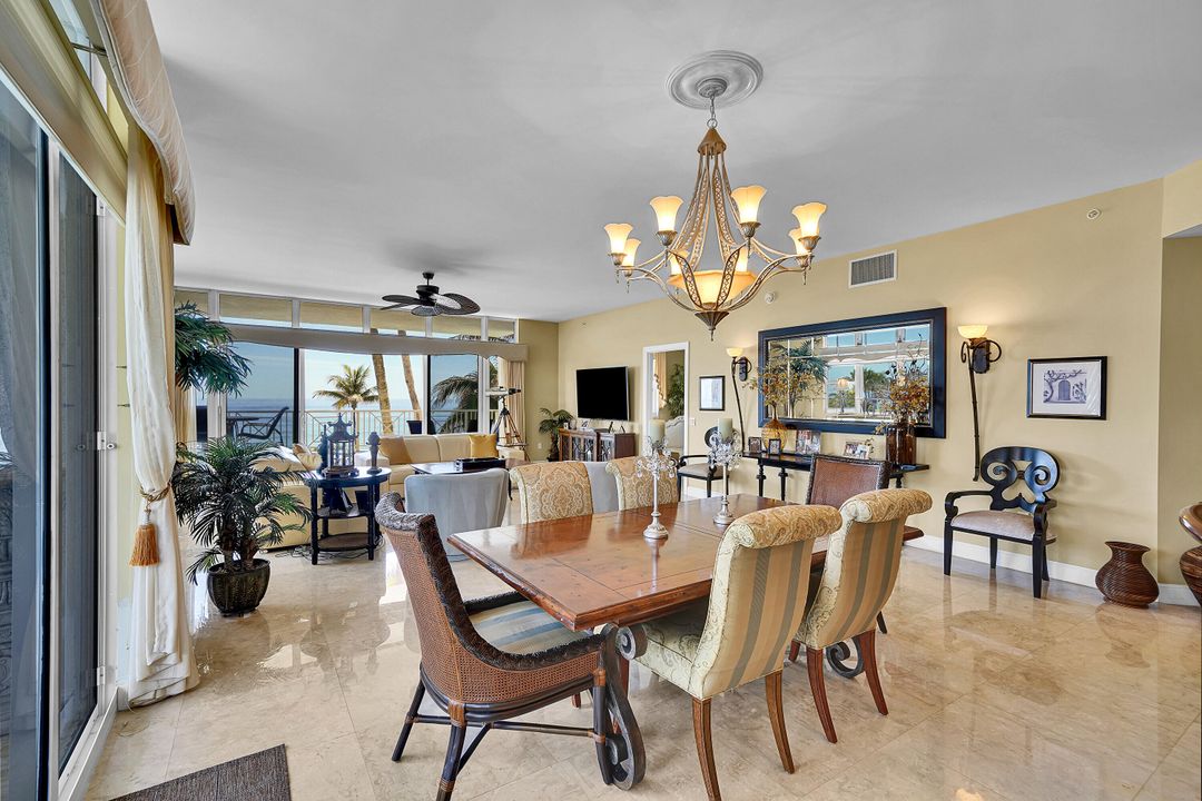 合同活跃: $2,299,000 (3 贝兹, 3 浴室, 2630 平方英尺)