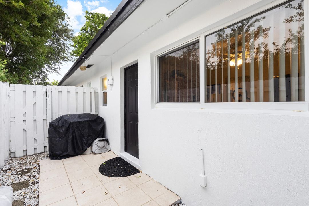 合同活跃: $788,000 (0 贝兹, 0 浴室, 1916 平方英尺)