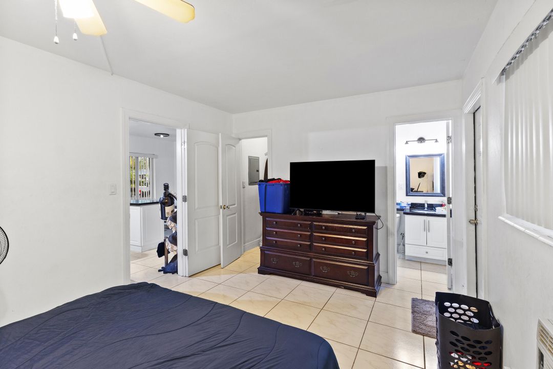 合同活跃: $788,000 (0 贝兹, 0 浴室, 1916 平方英尺)