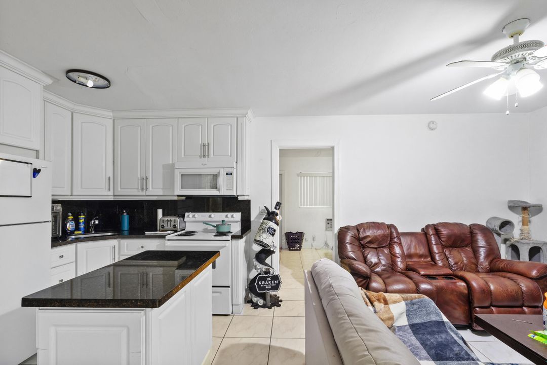 合同活跃: $788,000 (0 贝兹, 0 浴室, 1916 平方英尺)